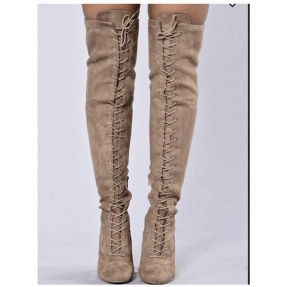FASHION NOVA Women's YOU MADE YOUR CHOICE Taupe BOOTS Sz 8 Right High Brown/tan - Picture 2 of 12